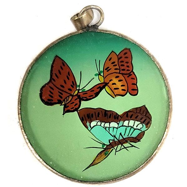 INSIDE PAINTED ROUND 37MM THREE BUTTERFLIES PENDANT