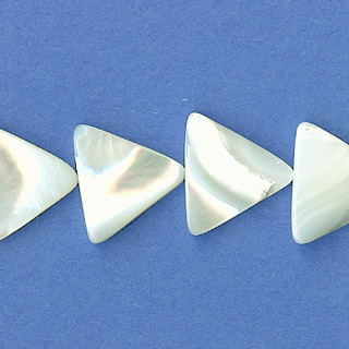 MOP(WHITE) TRIANGLE 16MM