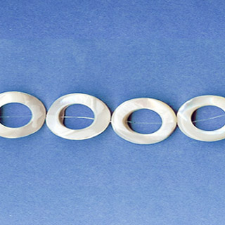 MOP(WHITE) TWIST OVAL DONUT 13X18MM