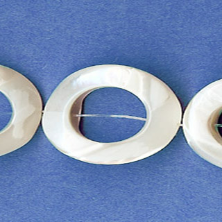 MOP(WHITE) TWIST OVAL DONUT 22X30MM