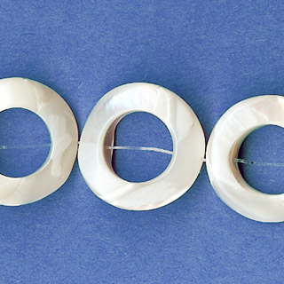 MOP(WHITE) TWIST DONUT 25MM