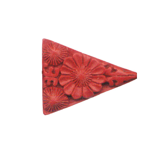 CINNABAR TRANGLE 25X31MM RED