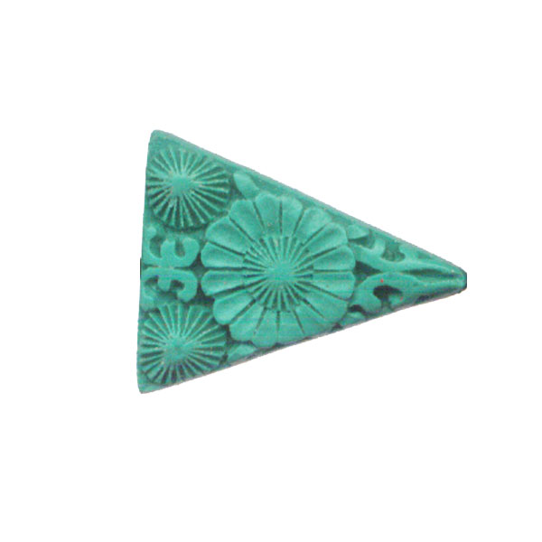 CINNABAR TRANGLE 25X31MM TQ