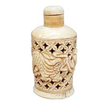 OX BONE CARVED SNUFF BOTTLE HOLLOW RELIEF DRAGON