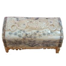 OX BONE CARVED JEWELRY BOX W/ FOUR FISH