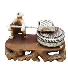 OX BONE CARVED TURTLE PUSH NIANZISHAN