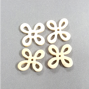 BONE FLOWER 26X30MM IVORY (4PCS/BAG)